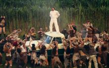 Bad Bunny pone en alto a los latinos durante el espectáculo del Súper Bowl LX