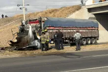 Ante quema de trailers, piden transportistas frenar operaciones 24 horas; en Aguascalientes son al menos 25 mil unidades