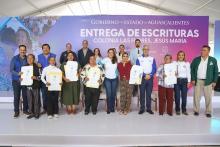 Tere Jiménez entrega escrituras en Jesús María, Aguascalientes