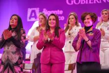 Tere Jiménez entrega premio "Mujeres Gigantes por la Igualdad"