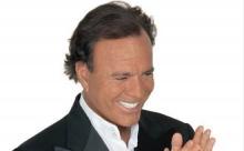 Julio Iglesias demanda a diario español por "montaje periodístico"