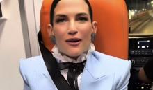 Critican a Natalia Jiménez por usar una ambulancia para llegar a la fiesta de Carlos Rivera