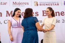 Sheinbaum con mujeres