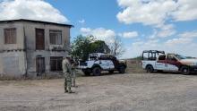 Aseguran siete explosivos en una camioneta abandonada en Tamaulipas