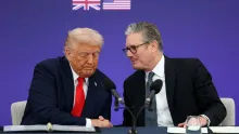 Donald Trump y Keir Starmer dialogan sobre importancia de “reabrir” el estrecho de Ormuz