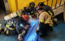 Fue rescatado con vida por bomberos y trasladado en estado crítico, pero horas después se confirmó su fallecimiento en el Hospital Hidalgo