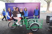 Entregan apoyo para fortalecimiento de negocios familiares en Aguascalientes