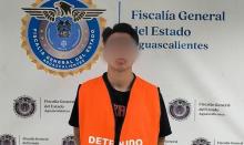 El agresor fue detenido mediante orden de aprehensión; la víctima sufrió fracturas por los golpes