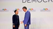 Sheinbaum se reúne con Pedro Sánchez, presidente de España, y toca el tema de la conquista
