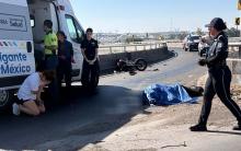 Tras el impacto salió proyectado contra el muro de contención y a pesar de su casco de protección, éste falleció