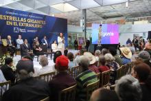 Estrellas Gigantes en el Extranjero