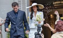 casan en Londres en ceremonia íntima 