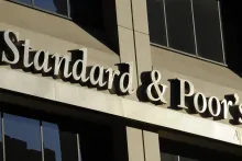 Baja S&P a "negativa" la perspectiva de México por "debilidad fiscal"; antes era estable