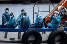 Desembarcan los primeros pasajeros del crucero detectado con hantavirus en Tenerife, España