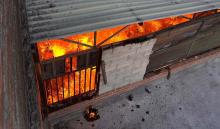 Vecinos alertan por posible cortocircuito; bomberos rescatan a un perro y evitan una tragedia mayor