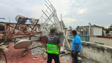 Cae antena de radiocomunicaciones en colonia Guadalupe Tepeyac, alcaldía Gustavo A. Madero: daños en dos inmuebles