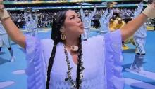 Lila Downs portó un collar de artesana pabellonense en la inauguración del Mundial 2026