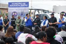 Entrega Leo Montañez patrulla en Paseos de San Antonio 