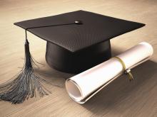 Se graduó hace cinco años y aún no le entregan su título; denuncian a otra universidad privada por retrasos