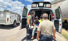 La unidad fue alcanzada por la locomotora; el joven conductor de la camioneta milagrosamente sobrevivió