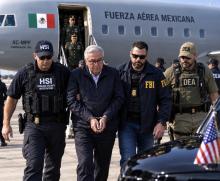 FOTO GENERADA CON IA DE ROCHA MOYA SIENDO ARRESTADO