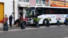 El menor cruzó la calle cuando fue impactado por la unidad del transporte público; fue llevado al hospital y la conductora quedó a disposición de las autoridades