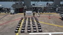 Incautan 1.6 toneladas de presunta cocaína flotando en el mar a 300 kilómetros de Michoacán