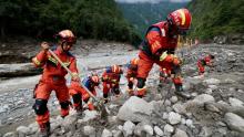 Rescatan a niña de seis años tras 60 horas atrapada entre los escombros de la riada en Nepal