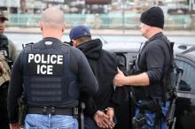 Mexicano denuncia que despertó golpeado en un hospital tras una detención del ICE