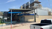 Tres empleados ingresaron a un depósito para realizar trabajos de soldadura cuando otros trabajadores descargaron el líquido sin fijarse que estaban dentro