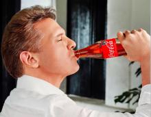 Famosa refresquera responde a denuncia por campaña con Luis Miguel y asegura que cumple la ley