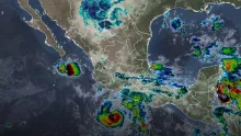 Huracán "Trudy" evoluciona a categoría 3; prevén lluvias fuertes en Oaxaca y Guerrero