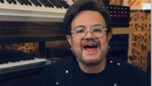Aleks Syntek pospone su gira por Europa debido a un "trastorno psicótico"