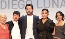 Diego Luna gana premio en Roma por su película "Ceniza en la boca"