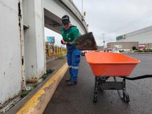 Mantiene municipio de Aguascalientes limpieza en puentes y pasos a desnivel