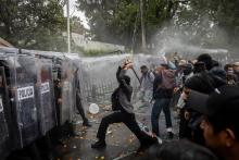 Miles de ciudadanos protestan por agua contaminada en Guadalajara