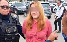 La víctima fue encontrada tirada con lesiones en la cabeza, rostro y cuello; las primeras investigaciones apuntan a que las involucradas ni siquiera se conocían