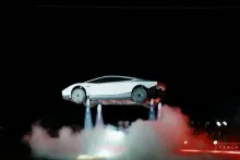 ¿Ya existen los autos voladores? Elon Musk presenta el nuevo tesla con propulsores