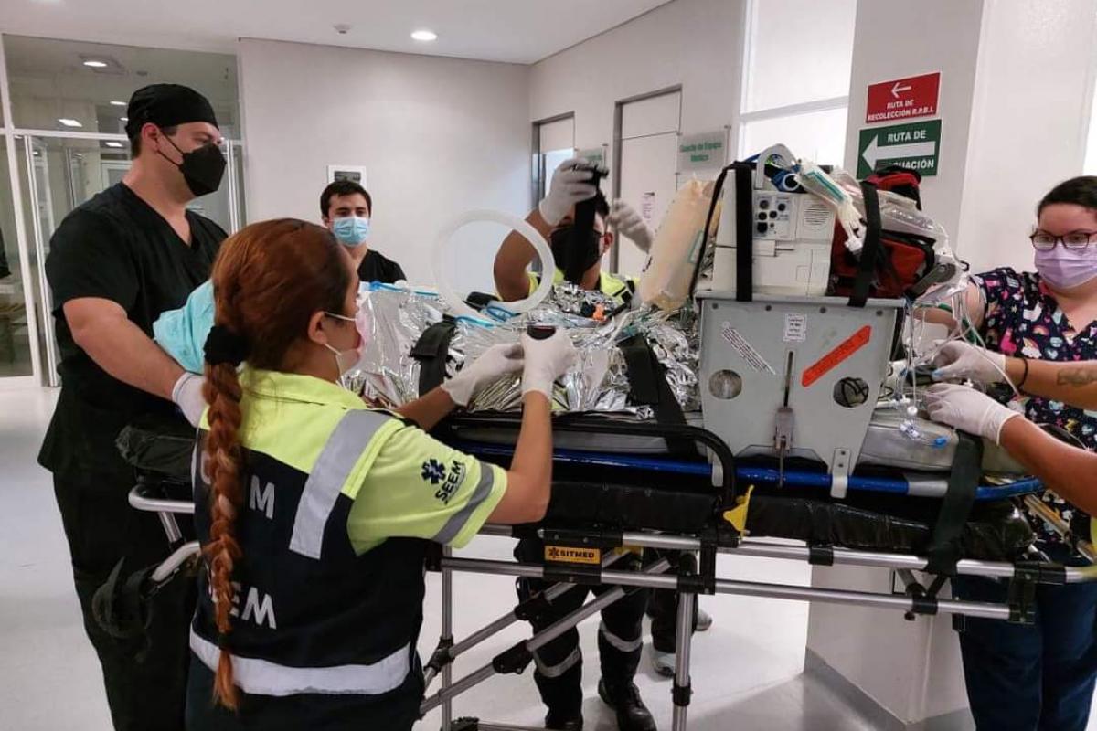Trasladan al niño que sufrió severas quemaduras a un hospital en