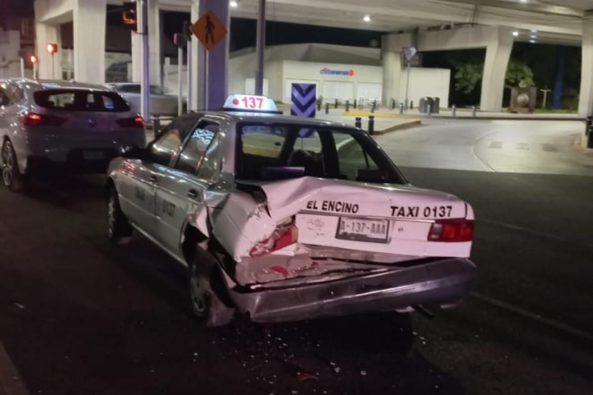 Taxista resultó lesionado tras ser chocado por un auto | BI Noticias