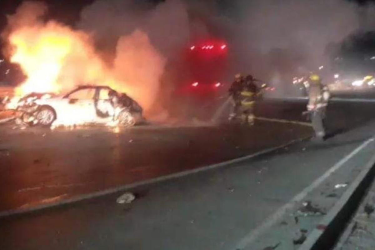Tráiler Sin Frenos Provoca Fuerte Carambola En La México Querétaro Bi