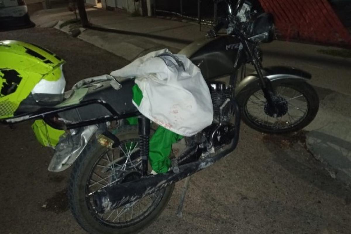 Entre la vida y la muerte se encuentra un motociclista que fue ...