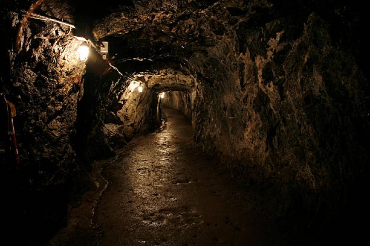 Siete mineros pierden la vida tras derrumbe de mina en Perú | BI Noticias