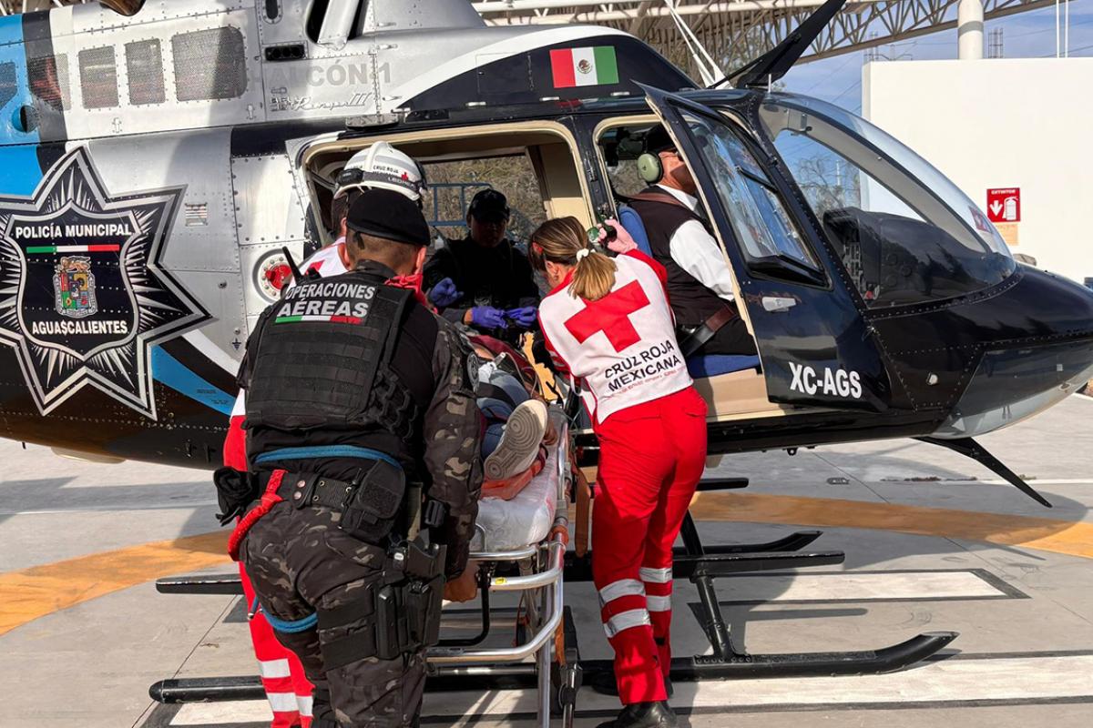 Trasladan en helicóptero a una mujer herida de gravedad al caer de un ...