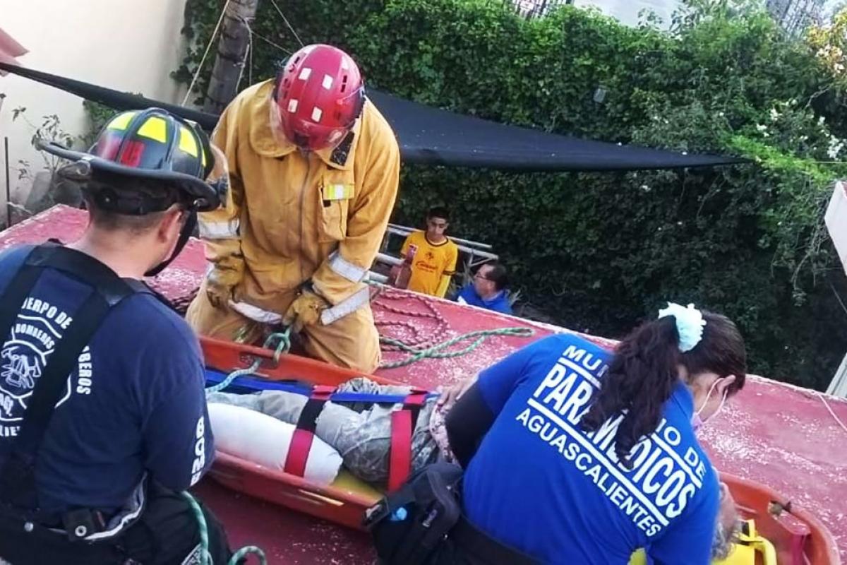 Hombre cae de una azotea mientras trabajaba en impermeabilización | BI ...