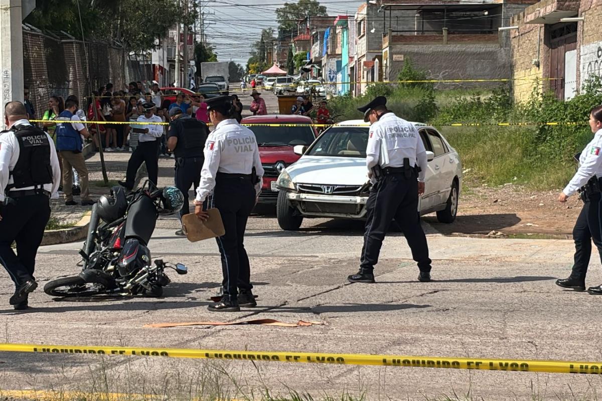 Muere motociclista tras ser impactado por un auto | BI Noticias