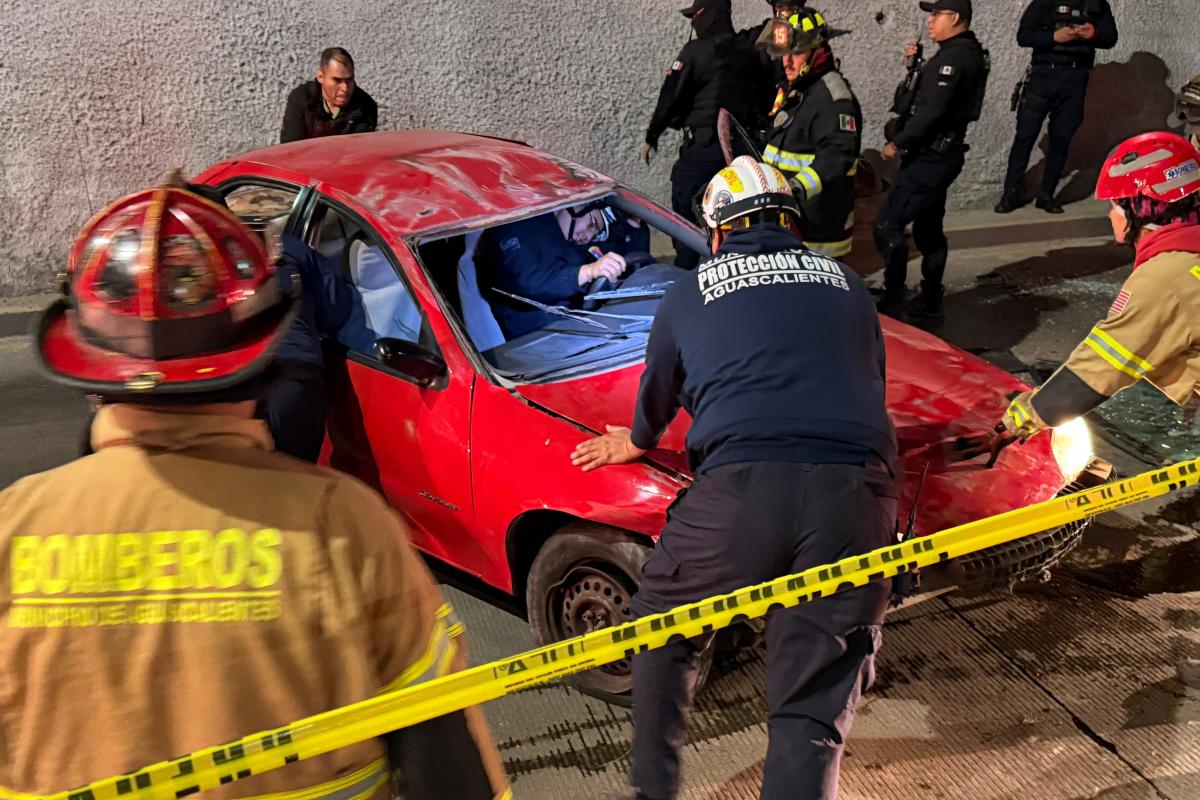 Conductor ebrio provoca volcadura y deja varios lesionados en Avenida ...